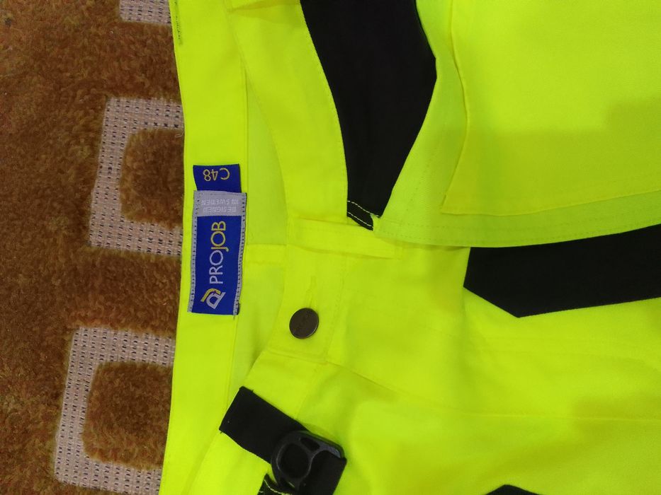 Продавам Чисто нов работнически панталон номер 48