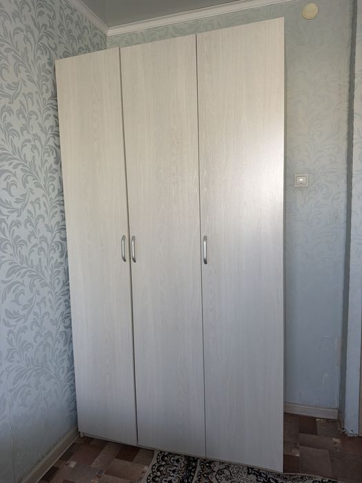 Продам шкаф и 2 кровати