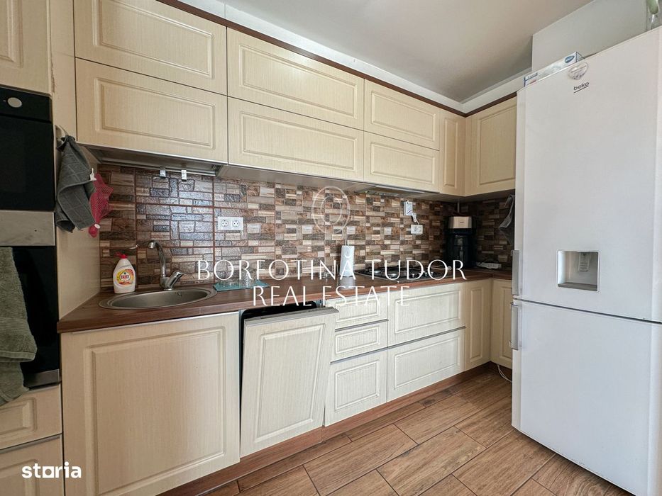 Apartament 3 camere | Semicentral - Ploiesti | Semidecomandat | Terasa