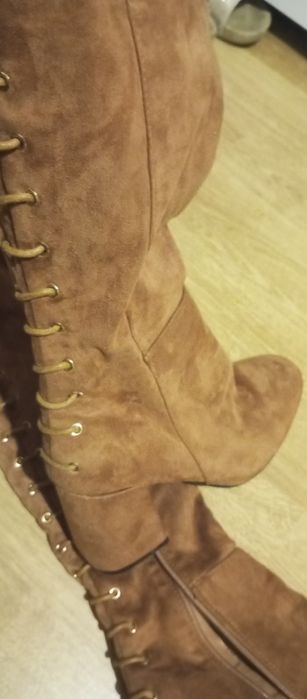 Cizme peste genunchi