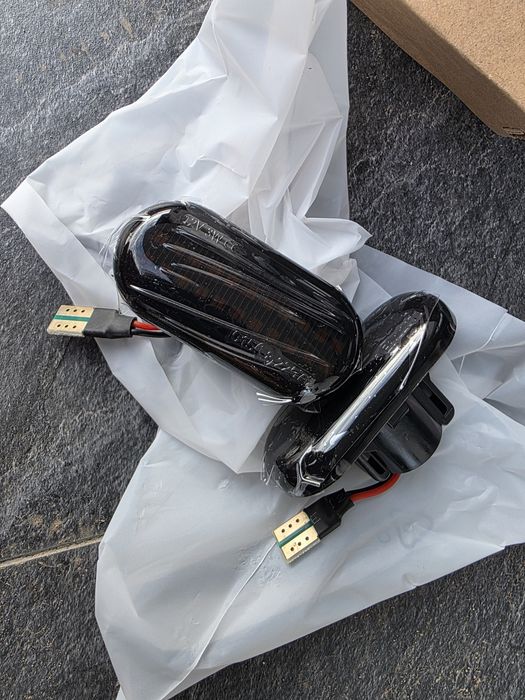 Lampi LED semnalizare dinamica DACIA Duster Lodgy Dokker