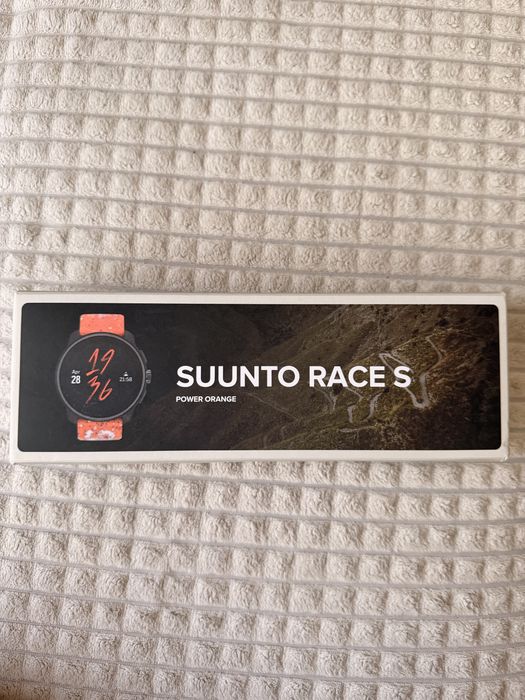 Смарт часовник Suunto Race S