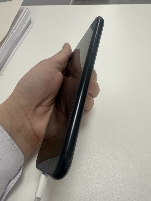 Айфон хр 64 гб экран сломанный