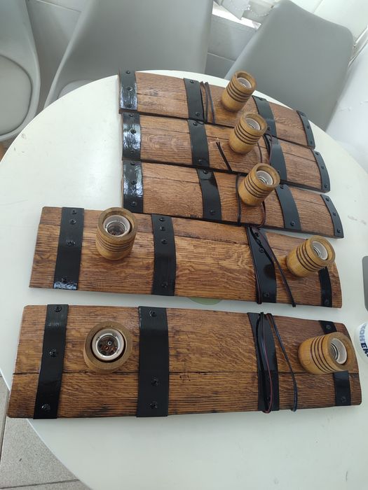 Осветление, декорация, лампи от колела от каруца и бъчви