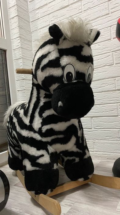 детская качалка-зебра