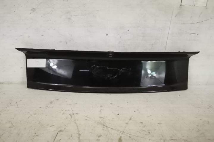 Форд Мустанг / Ford Mustang Оригинален панел за багажник с място за ка