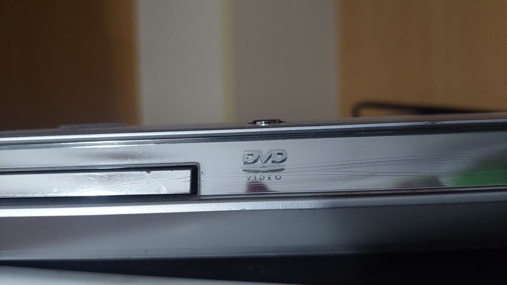 Продам   DVD Рабочий  в отличном состоянии