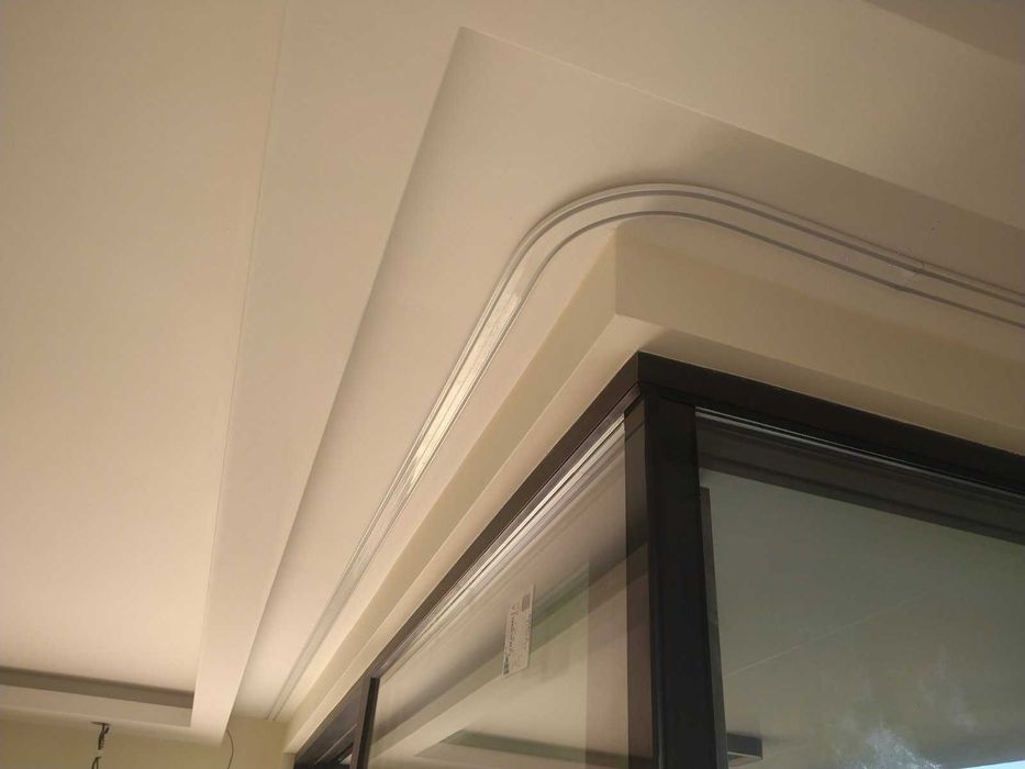 ОГЪНАТИ /извити/ КОРНИЗИ. Тръбни корнизи на производителя GARDINIA