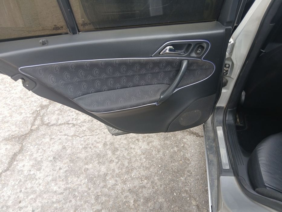 Продавам салон за Mercedes c220 w203 седан