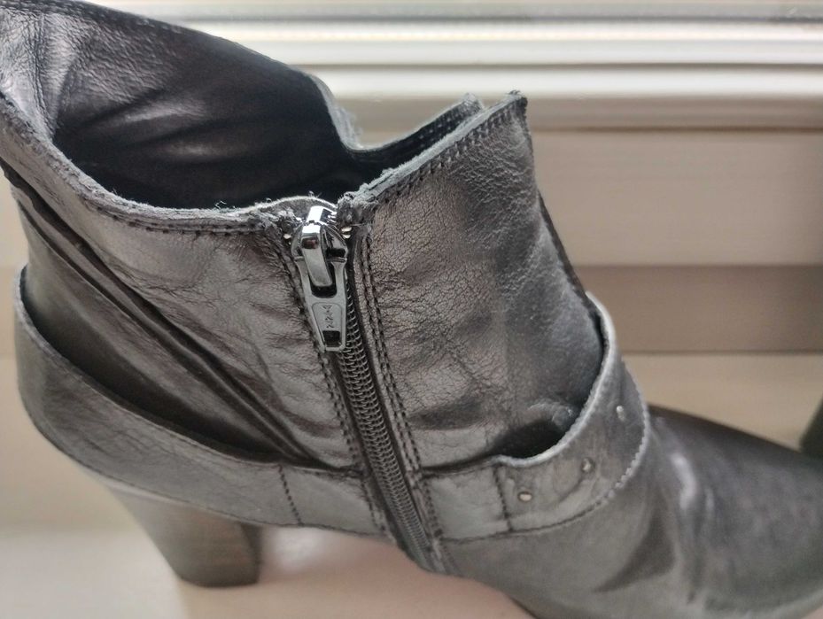 Боти от естествена кожа