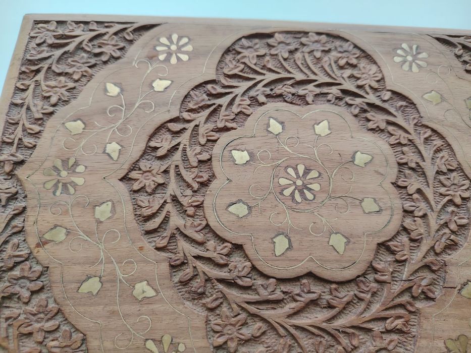 Продам Шкатулку .