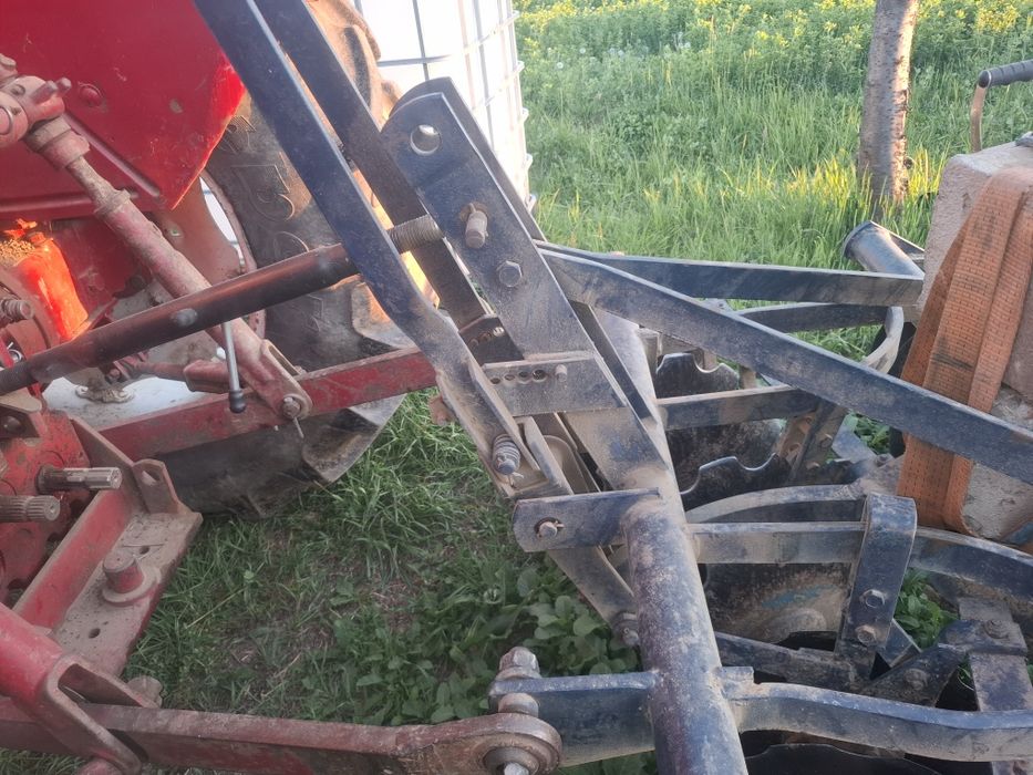 De vanzare plug foarte bun si un disc