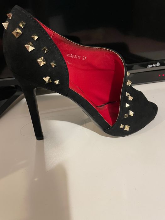 Обувки на ток- естествен велур 38 номер