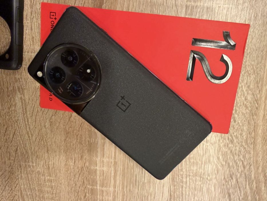 Бартер Като Нов OnePlus 12 16/512 ГАРАНЦИЯ!