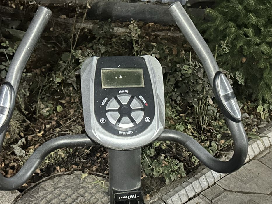 Велотренажер продам