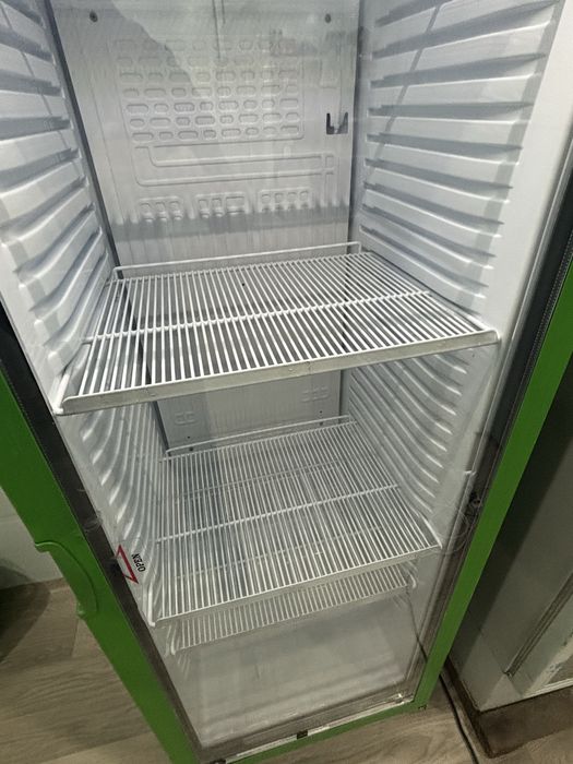 Ветрина холодильник сатылады