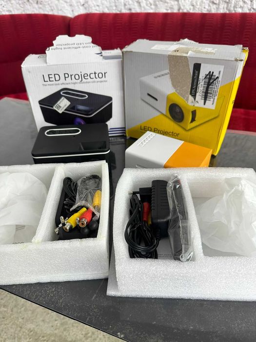 ЛЕД прожектори – 2 броя, 40€