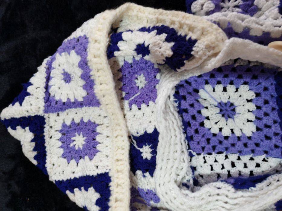 Cardigan lucrat manual