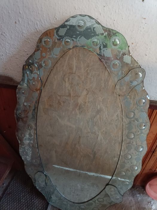 Se vinde oglindă!