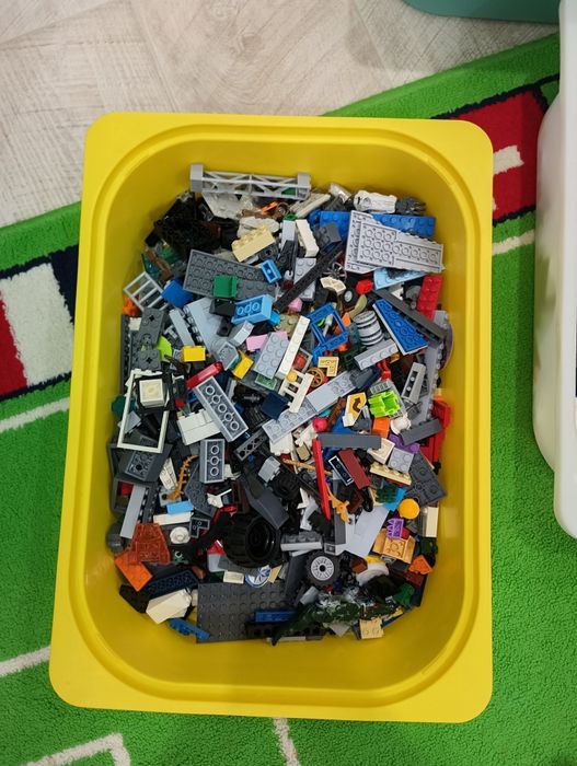 Продам очень много лего
