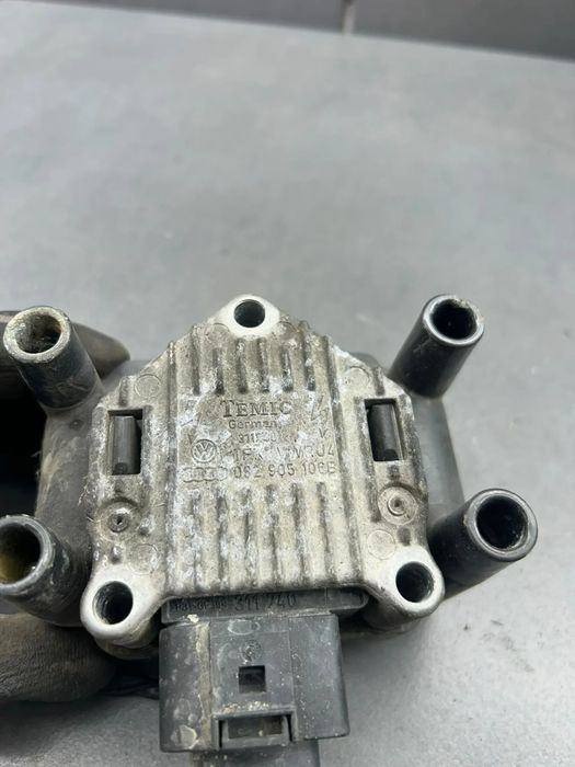 Bobina inductie 032905106B Volkswagen VW Golf 2001 1.6 MT (105 hp)