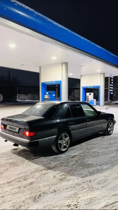 Продам Мерседес W124 2.3