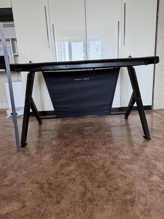 Игровой компьютерный стол