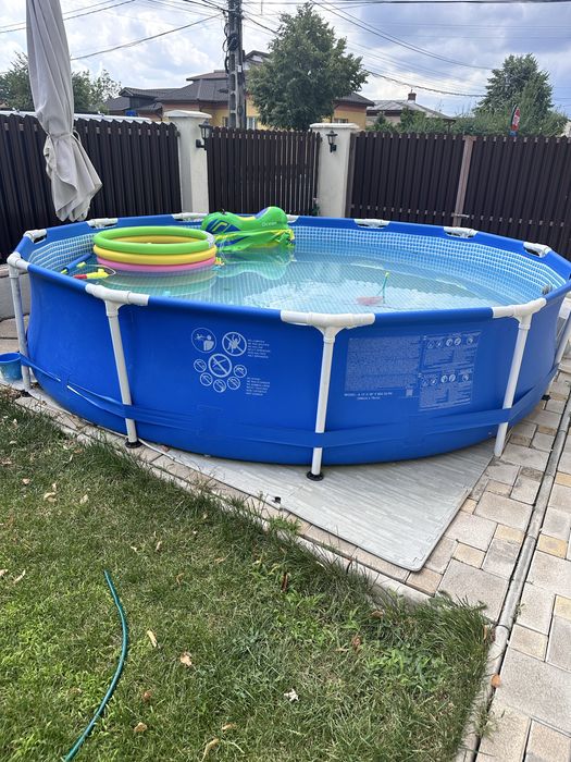Piscina intex  gata de utilizare