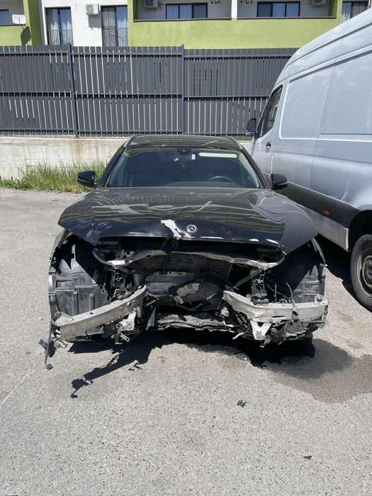 Dezmembrez Mercedes e class w213 sau schimb cu atv