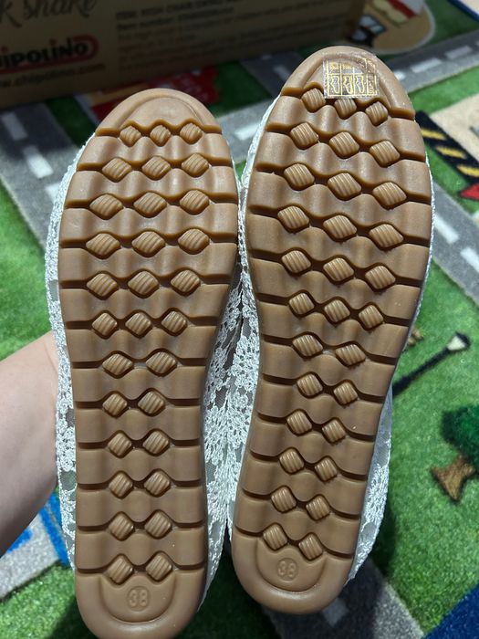 Нови обувки, различни номера