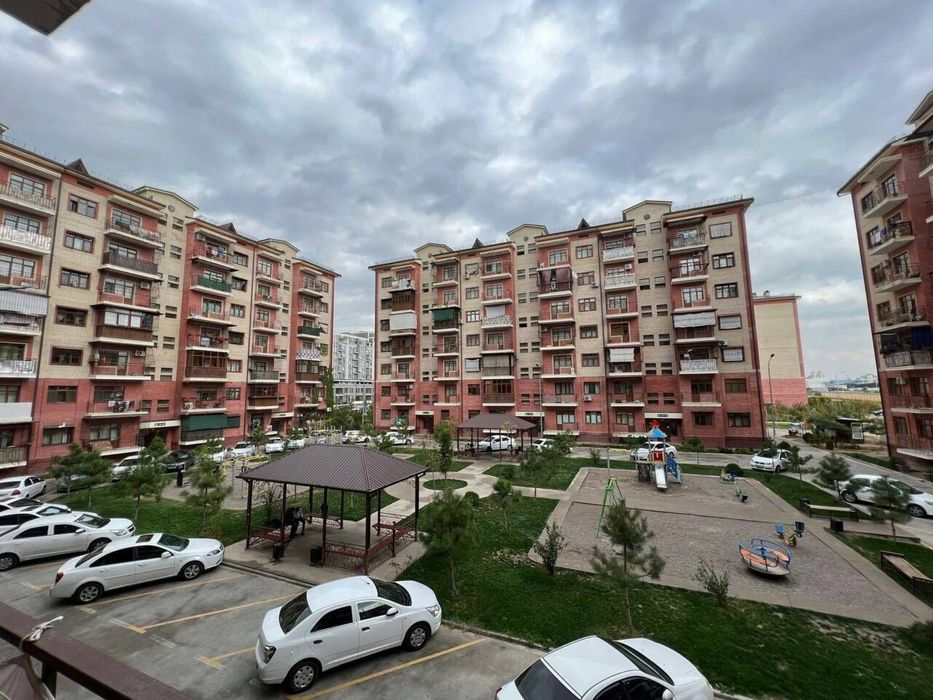 Продается Яшнабадский район ул.махтумкули 2/2/7 евро ремонт 62 м/2