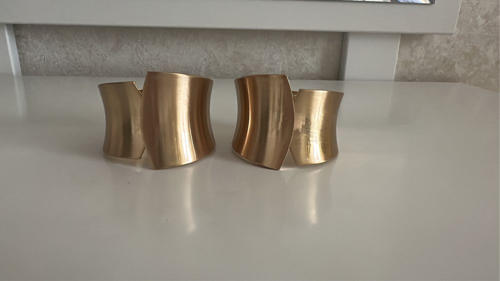 Продам браслеты новые