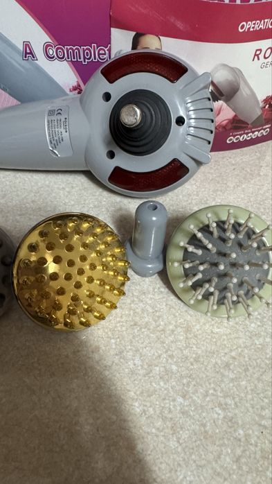 Универсальный массажёр Roison