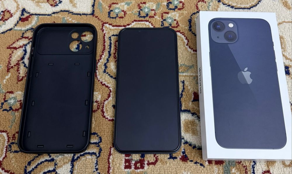 продается айфон 13, в идеальном состоянии