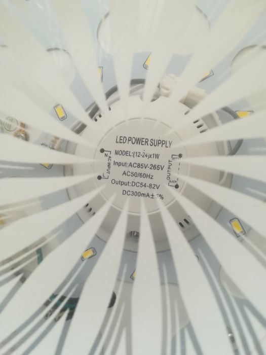 LED лампа/плафон