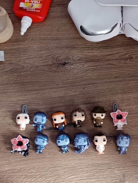 Фигурки очень странные дела