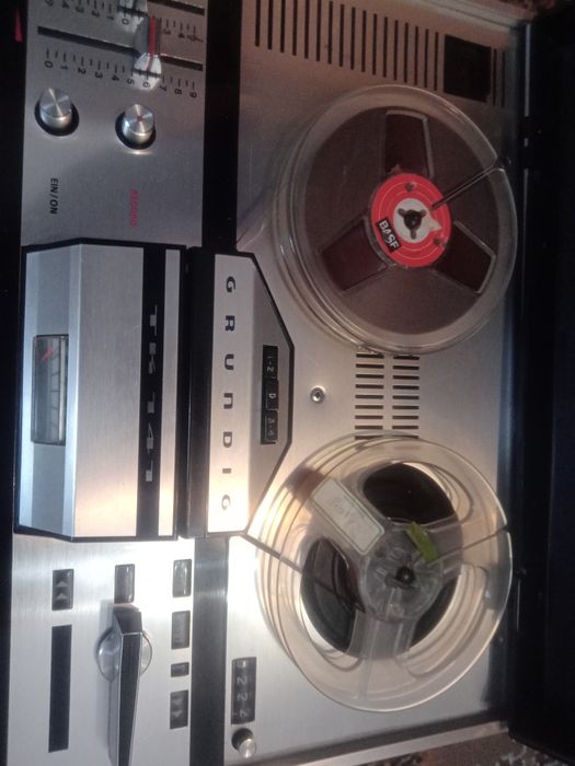 Magnetofon Grundig TK 141. 4piste.