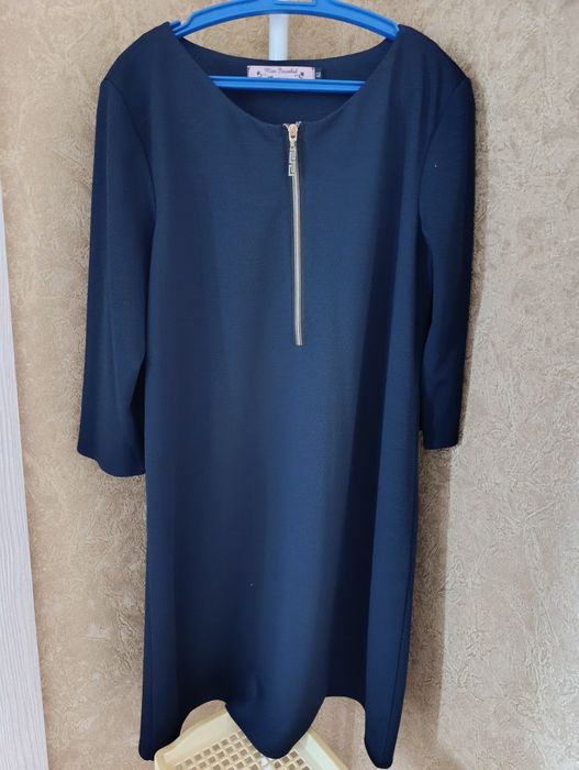 Продам женские платья б/у