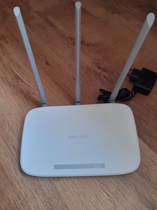 Router wireless TP LINK N300 ,TL-WR 940 N