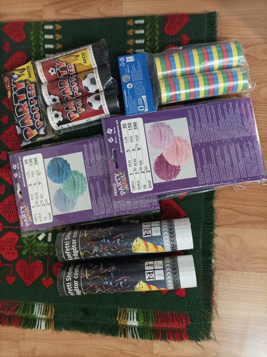 Set articole petrecere, noi