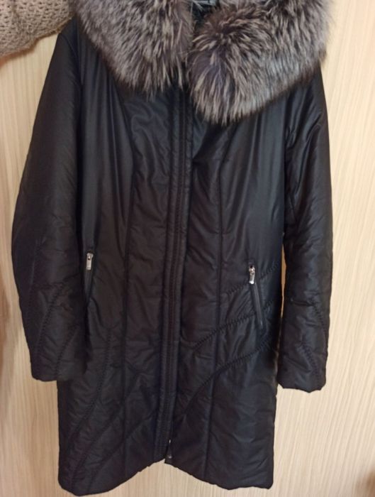 Продаю пуховик с песцом