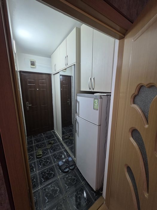 Închiriez garsonieră în cartier Broșteni