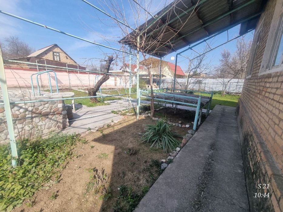 Dacha sotiladi srochna