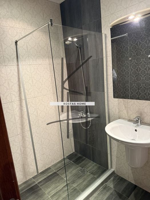Дава се под наем Тристаен апартамент в Варна, Център - 100 кв.м за 797.64 € - Снимка #9