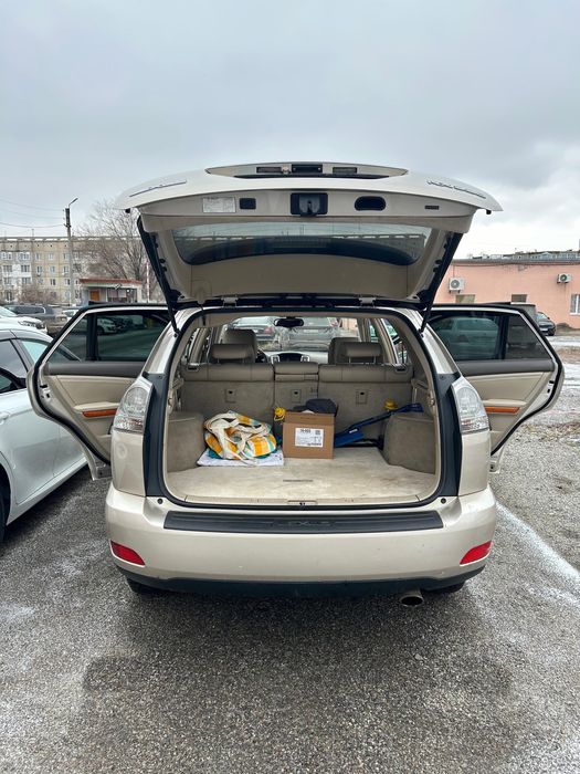 Продам машину Lexus 330