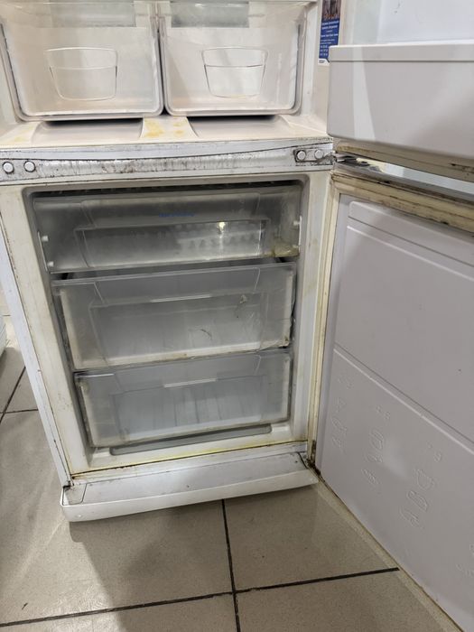 Холодильник INDESIT
