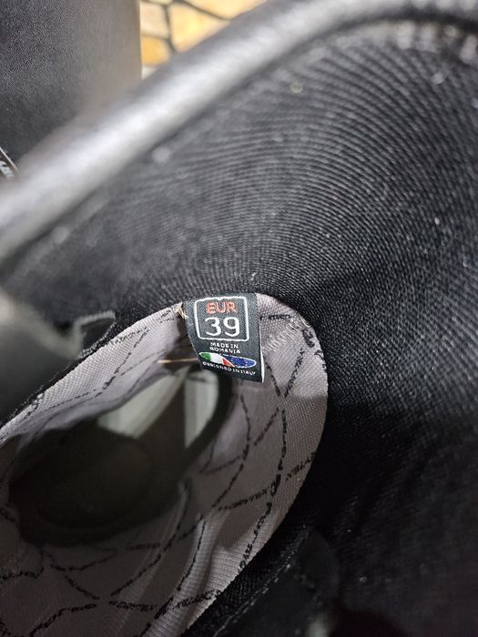 Рокерски ботуши номер 39