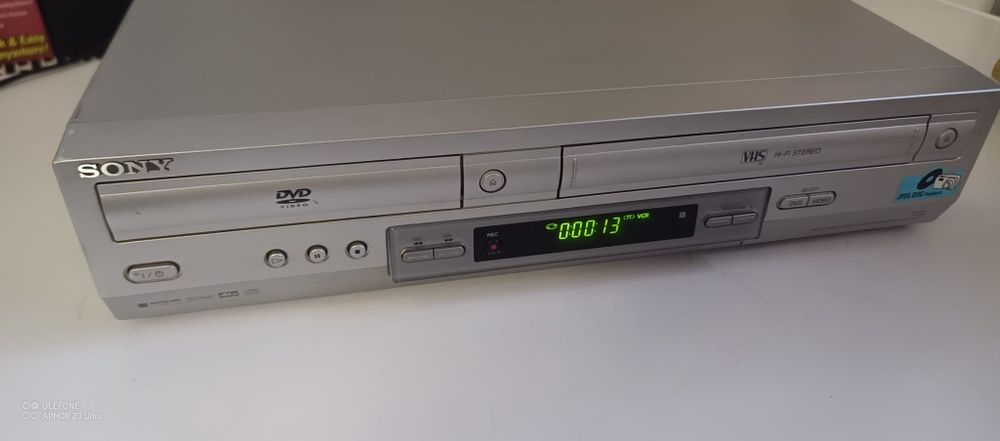 Video combo SONY model SLV 9105
