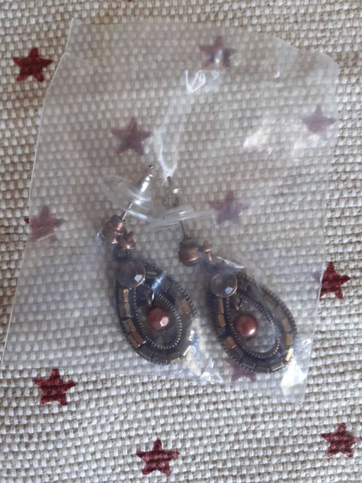 Нови комплект колие и обеци на "Avon"