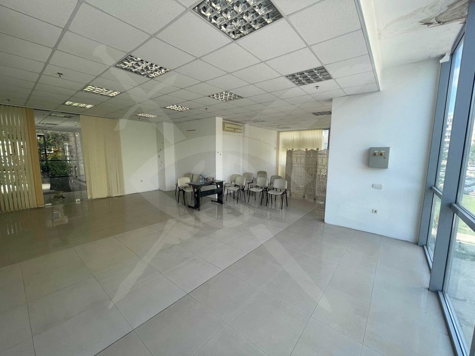 Продава се Магазин в Пловдив, Тракия - 348 кв.м за 1033 €/кв.м - Снимка #3